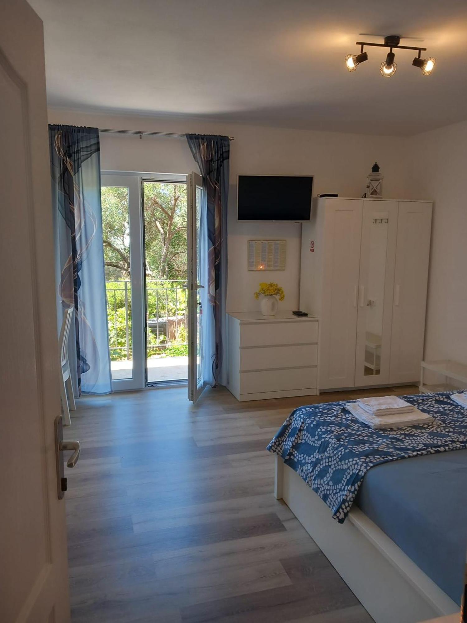 Ivka Apartment Хвар Екстериор снимка